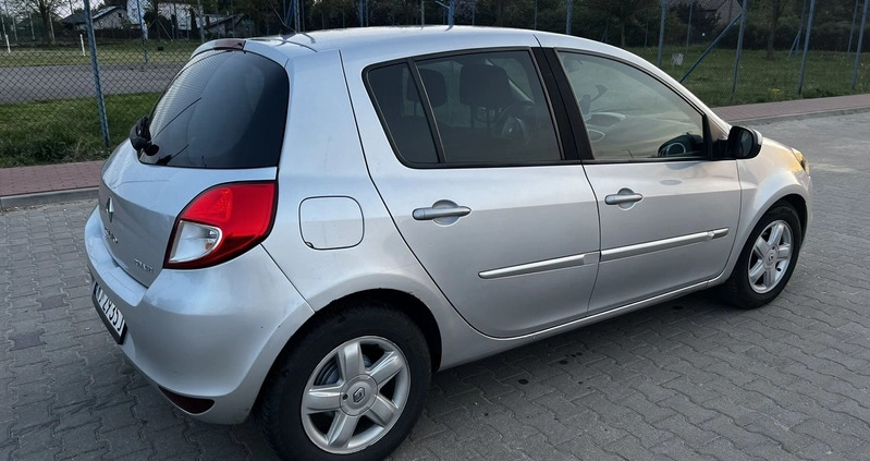 Renault Clio cena 14300 przebieg: 245000, rok produkcji 2009 z Nasielsk małe 301